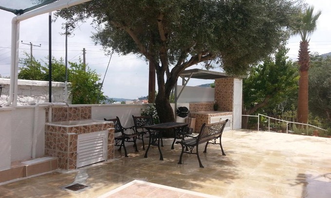 Omodos Apartment | Kanarinis Apartments