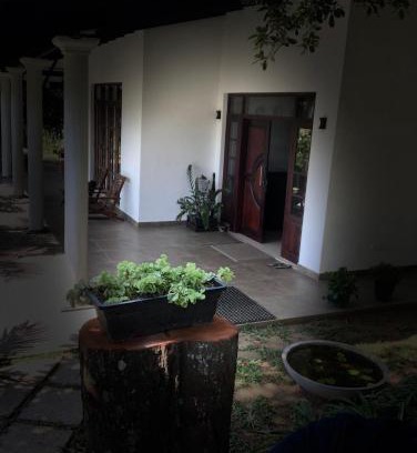 Yatinuwara House | Kandyan Lounge