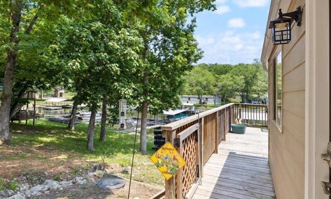 Gravois Mills House | Kaptain Morgan's Retreat, Hot Tub, Fire Pit, Boat Slip, Dogs Welcome