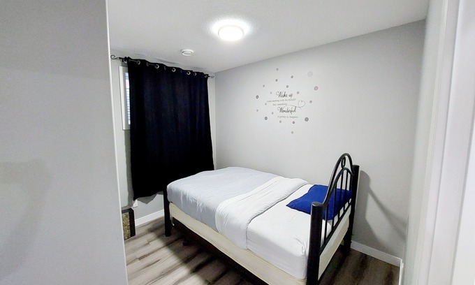 Northeast Edmonton House | Karibu Oasis - Guest Suite