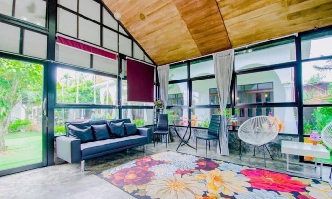 Na Chom Thian Villa | Karnie Cheer Pool Villa & Resort Pattaya with slow-paced atmosphere