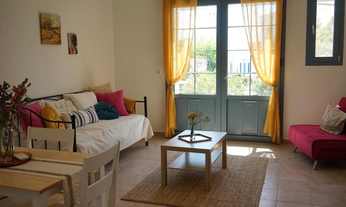 Kithira Apartment | Karvounades Condo Sun