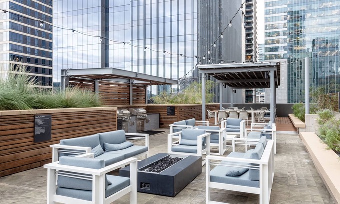 Second Street District Apartment | Kasa 2nd Street Austin