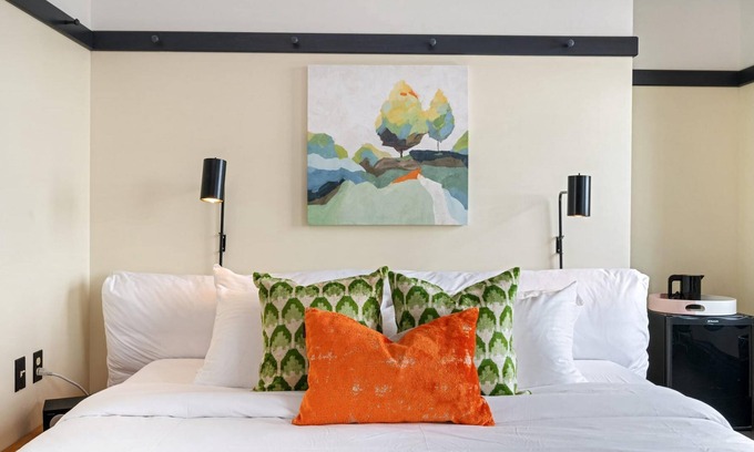 East Liberty Apartment | Kasa | Comfy Studio, Explore East Liberty | The Maverick