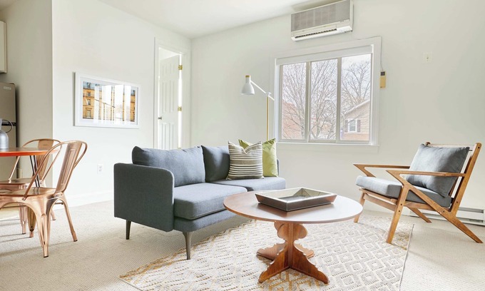 Del Ray Apartment | Kasa Del Ray | Cozy 1BD in the Heart of Potomac | Alexandria