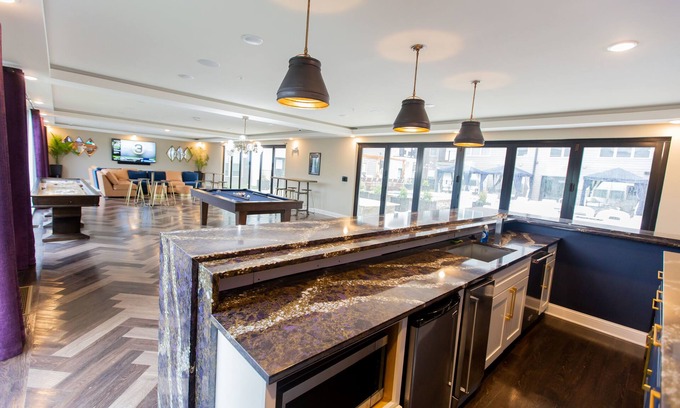 DeBaliviere Place Apartment | Kasa Forest Park St. Louis