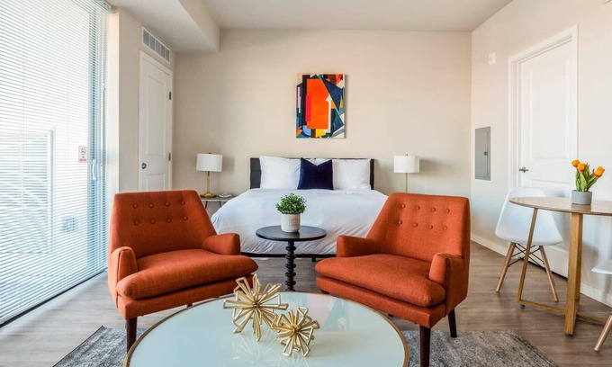 Lowry Hill East Apartment | Kasa | Traditional Studio + Self Check-In | Minneapolis