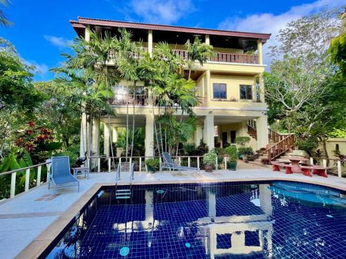 Kata Villa | Kata Sunset Bay Villa - 3BR Private Pool - Seaview
