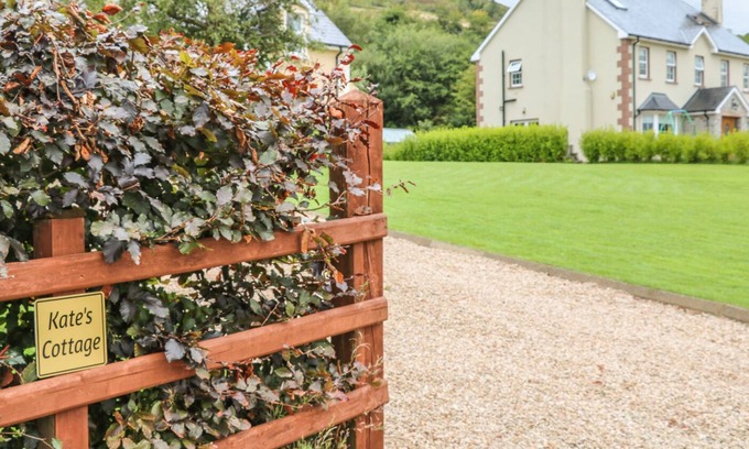 Rathmullan Cottage | KATE'S COTTAGE, pet friendly in Rathmullan, County Donegal