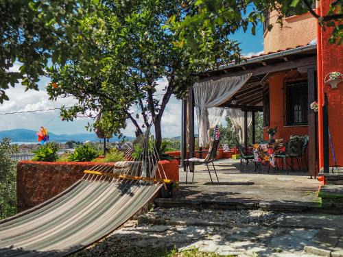 Ano Lechonia House | Katina's Farm House