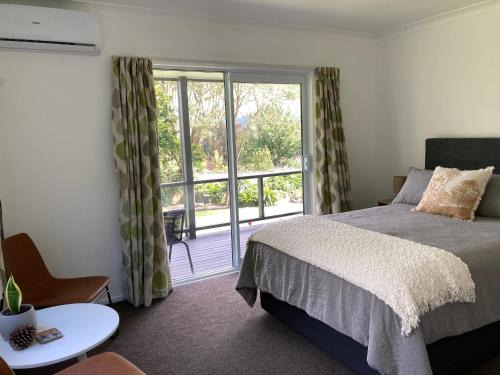 Katikati House | Kauri Point Village