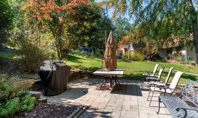 Marion House | Kayaks, Lakefront, Spacious Destination