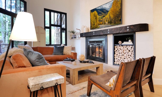 Mountain Village Condo | KAYENTA LODGE- Slopeside Condo in the Center of Mountain Village