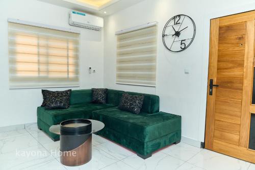 Yaounde Apartment | Kayona Home Studio T2 Balcon-Netflix-Wifi-Parking SERVICESConciergerie