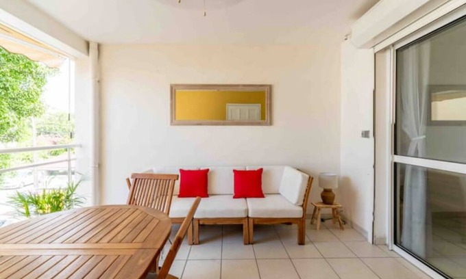 Trois-Ilets Apartment | Kaz Mitan Appt. les Pieds Dans Leau !