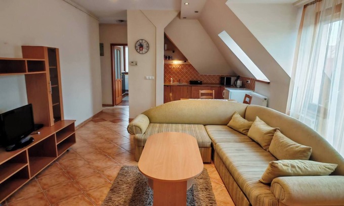 Kecskemet Apartment | Kazinczy 2bedroom apartment with balcony