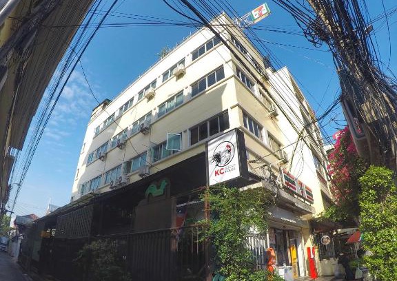 Chana Songkhram Hotel | KC guest house