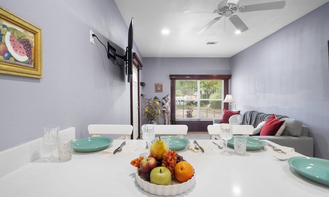 Memorial Apartment | Keep it simple at this peaceful and centrally-located place