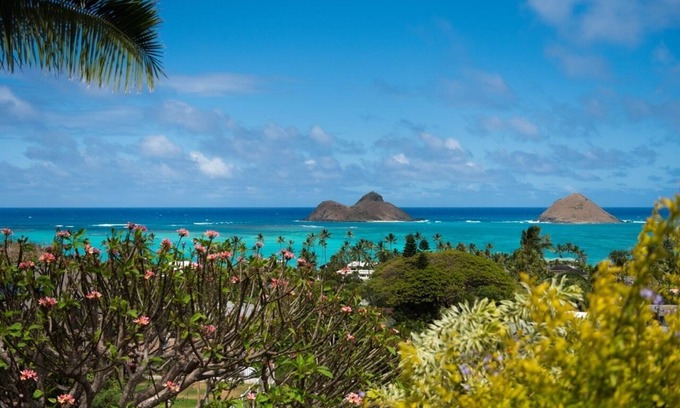 Lanikai House | Kehaulani Ridge~Lanikai~Spectacular Views of "The Mokes"! Renovated~Luxurious
