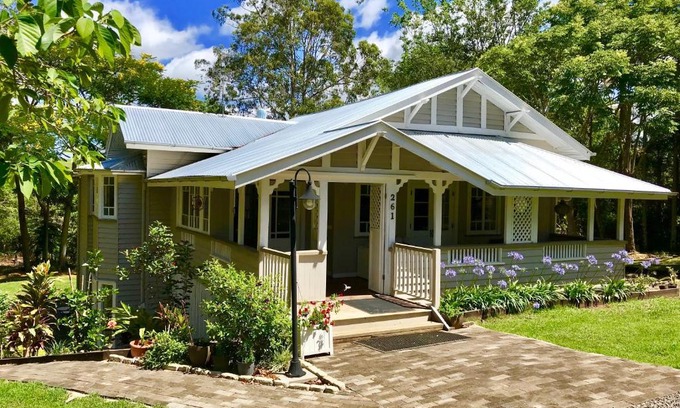 North Maleny Bed & Breakfast | Keillor Lodge