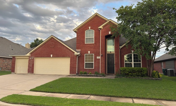 Keller House | Keller Schools 4BD 3BA Quiet Street, Pet Friendly!