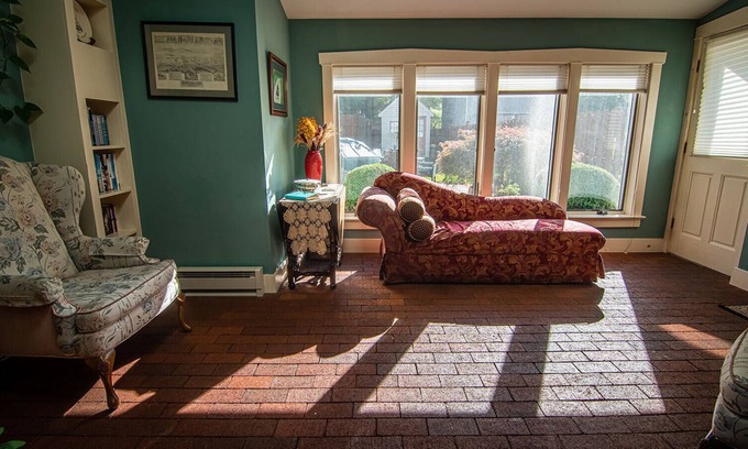 Strasburg House | Kellers Historic Home sits in Center of Strasburg & Amish Country Lancaster Pa