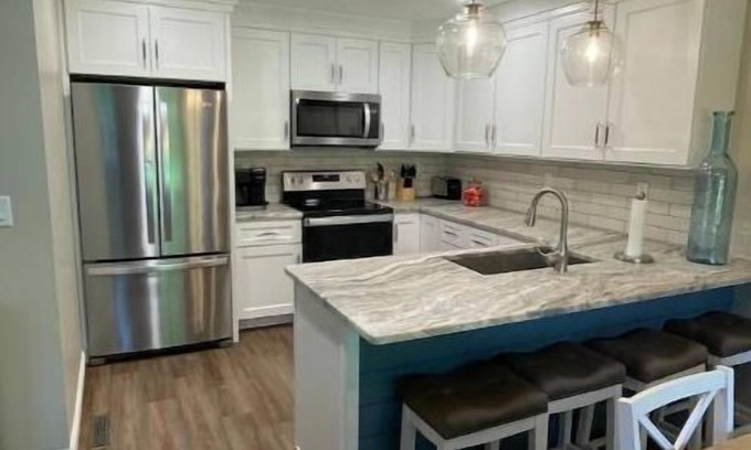 Sandusky Apartment | Kelleys Island Modern Condo