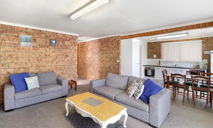 St Helens Apartment | Kellraine Holiday Units
