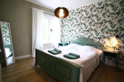 Maenttae-Vilppula Apartment | Keltaisen Kartanon Roosa