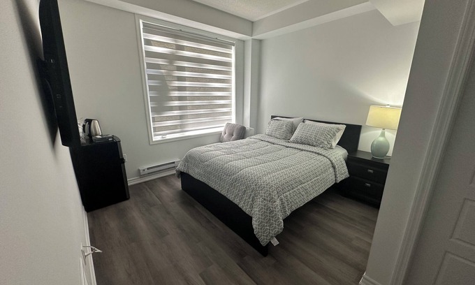 Brampton Apartment | Keppel Circle Residence
