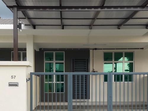 Parit Buntar House | Kerian Putra Muslimstay
