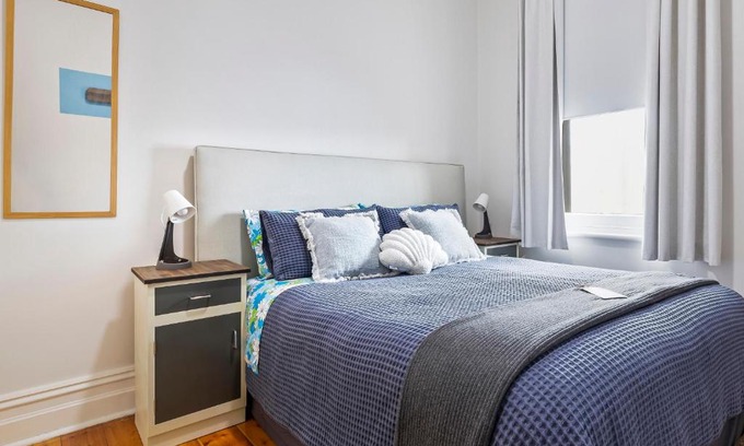 Henley Beach House | Kerrigan's on Seaview- one minute walk to beach - not beachfront