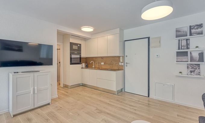 Cancini Apartment | Kestenova/One-Bedroom App with Terrace No.1