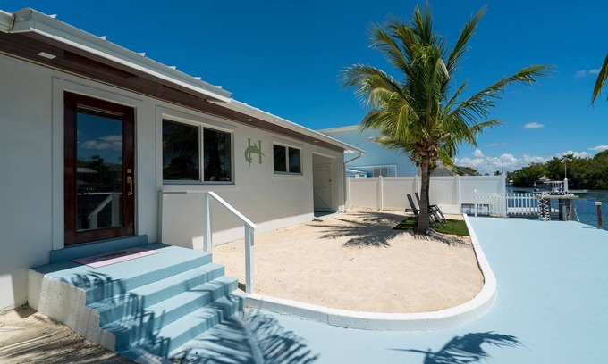 Pirates Cove House | Key Largo Waterfront Paradise - Pet Friendly