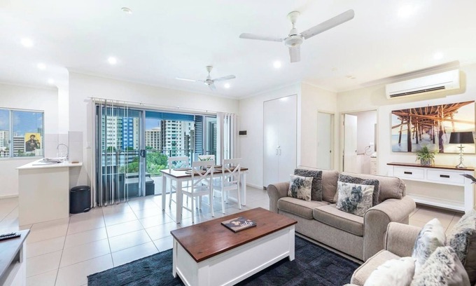 Darwin City Centre Apartment | Keys to Larrakeyah Coastal Comfort with Pool