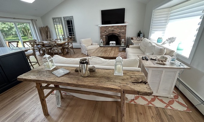 The Heights House | Kick back and unwind