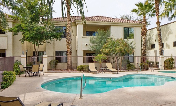 Catalina Foothills Estates Condo | Kick back and relax in this calm, stylish condo in a Tucson gated community.