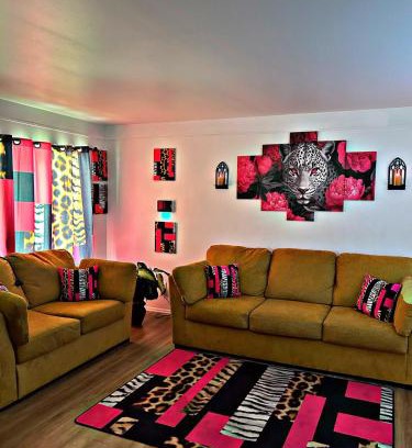 Taylor House | Kid-Friendly Home With Pool