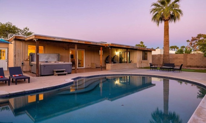Raskin Estates House | Kierland Jewel | Pool+Spa+Game Room+Putt+Fire Pit!