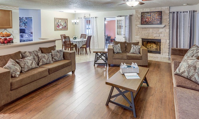 Killeen House | Killeen Home w/Sunroom ~ 8 Mi to Fort Cavazos!