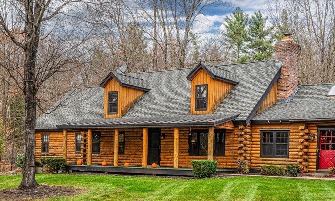 East Haven  Rutland County Cabin | Killington Cabin with Hot Tub and Ultimate Game Room