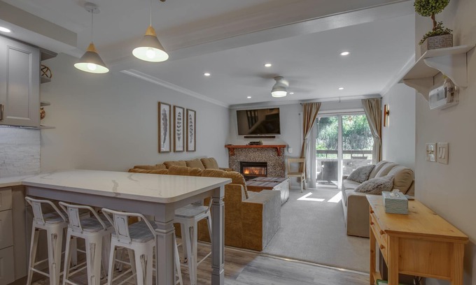 Killington Condo | Killington Condo with 3 Flat Screen TVs, pool & tennis !