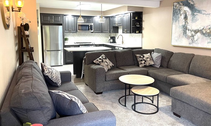 Mendon Apartment | Killington Vermont Modern luxury 2 bedroom Condo with Cozy fireplace