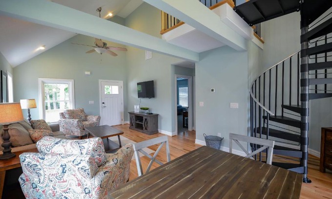 Harbinger House | Kilmarlic Nicklaus Cottage