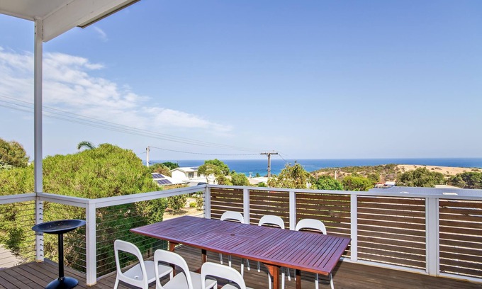 Maslin Beach House | Kiltevna ~ Maslin Beach - Enjoy Sea Views from Both Levels in Maslins Beach