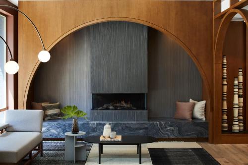 Bloor-Yorkville Hotel | Kimpton Saint George Hotel by IHG