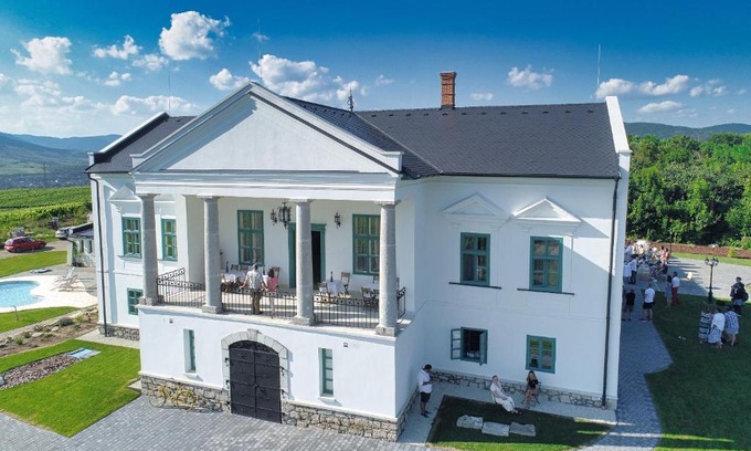 Tolcsva Hotel | Kincsem Kastély