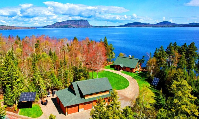Northeast Somerset Cabin | Kineo Northstar*Direct Snowmobile Access*Lakefront