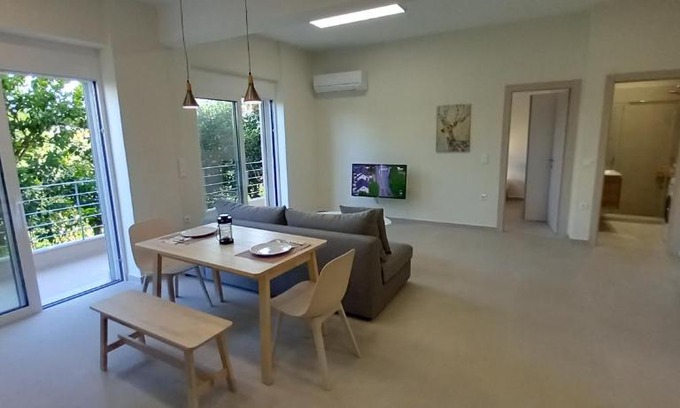 Sparta Apartment | King AGIS 2
