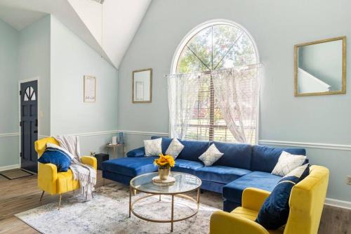 Berclair House | King Bed Cozy Urban Retreat-Central Memphis